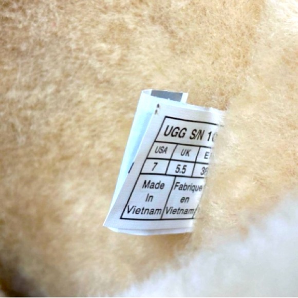 NWOB Ladies Brown UGG Boots Sz 7 - Picture 8 of 10